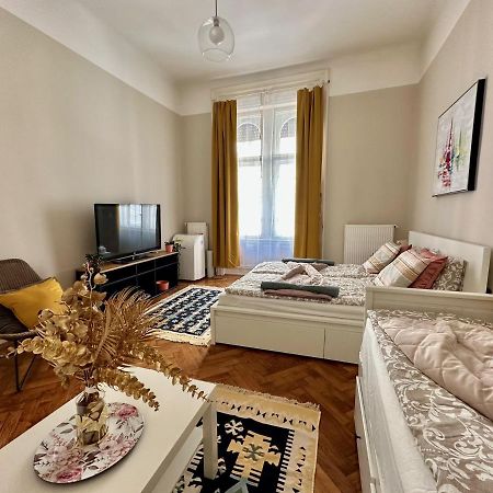 Weinerhouse Design Apartment Budapest Bagian luar foto